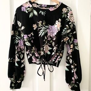 So soft floral sweater!
